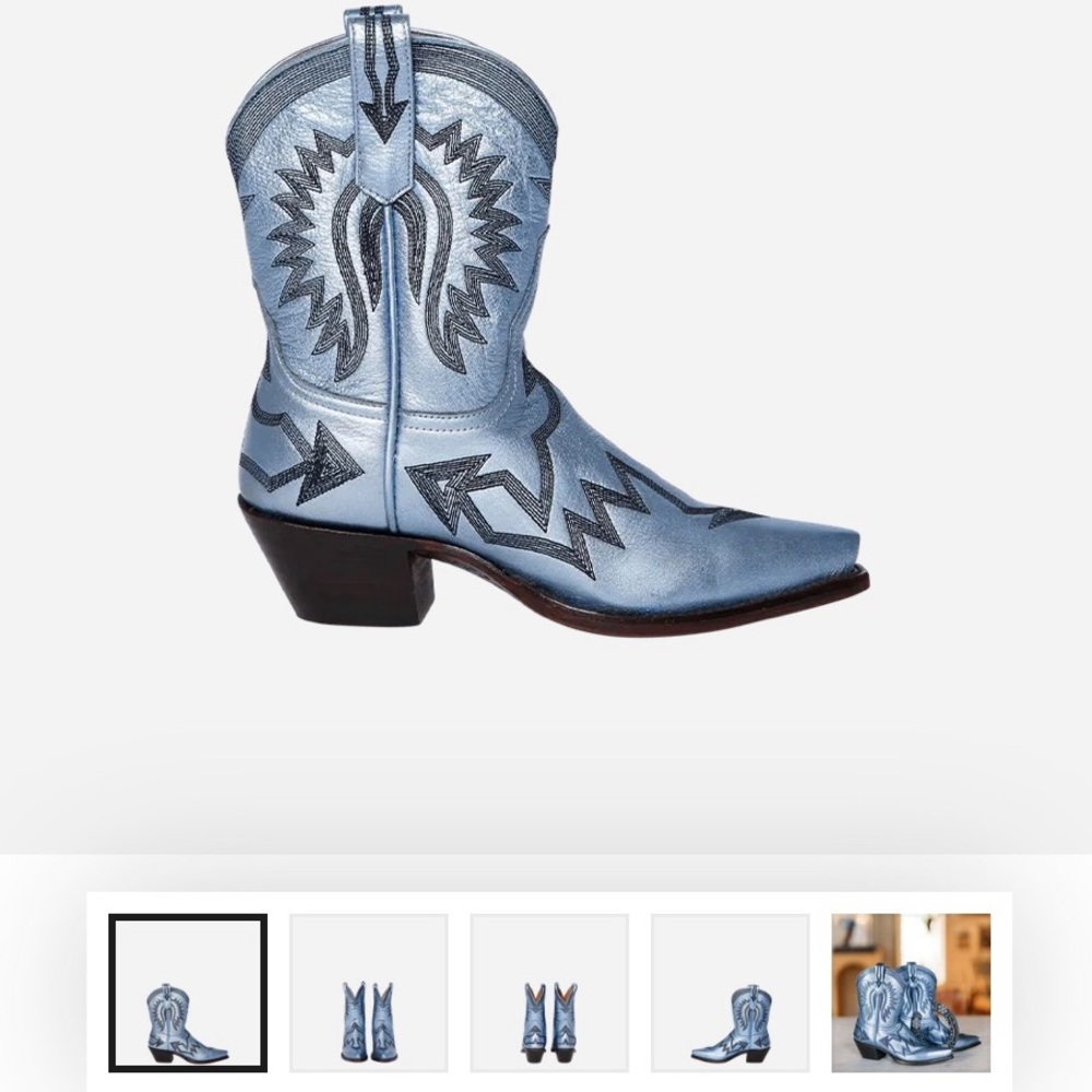 NIB MIRON CROSBY Maggie Light Blue women’s 8.5 boots. Perfect condition.